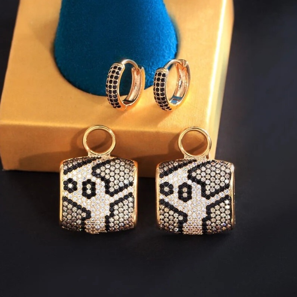 Leopard Dangle CZ Gold Earrings - Picture 4 of 7